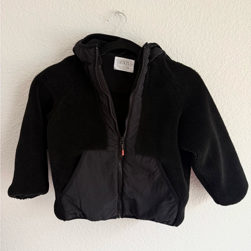 Zara Kids Black Jacket Zara toddler size 6 fleece hooded zip up jacket sweater